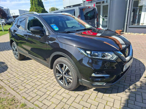 Automodell: Qashqai in der Farbe schwarz