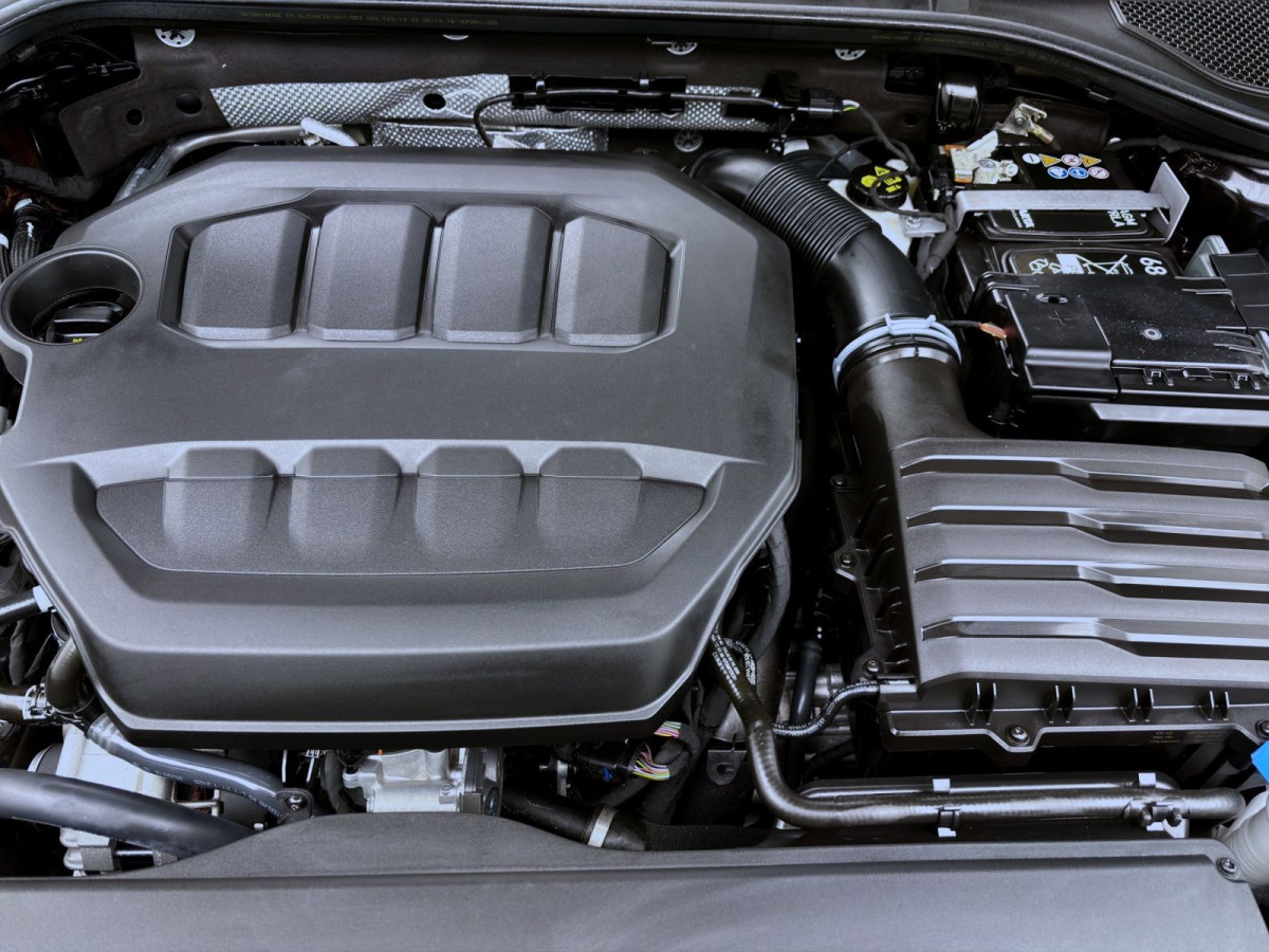 Thumb 17: Škoda Octavia Combi 2.0 TSI DSG RS AHK PANO STANDH 360° DCC