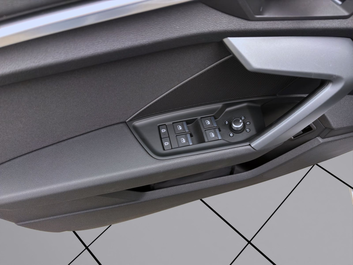 Thumb 10: Audi A3 Sportback TFSI NAVI PANO eKLAPPE AHK LED