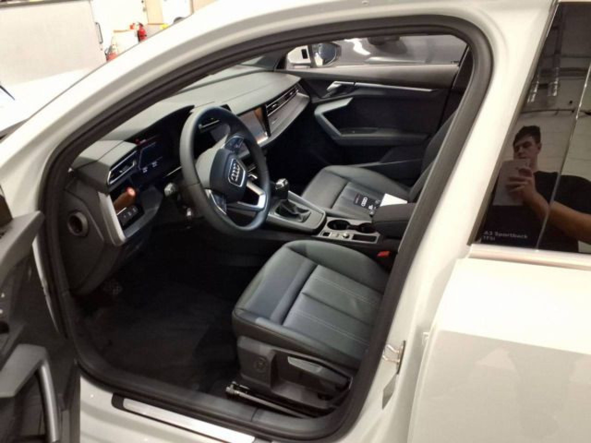 Thumb 3: Audi A3 Sportback TFSI S-LINE KAMERA NAVI AHK MATRIX