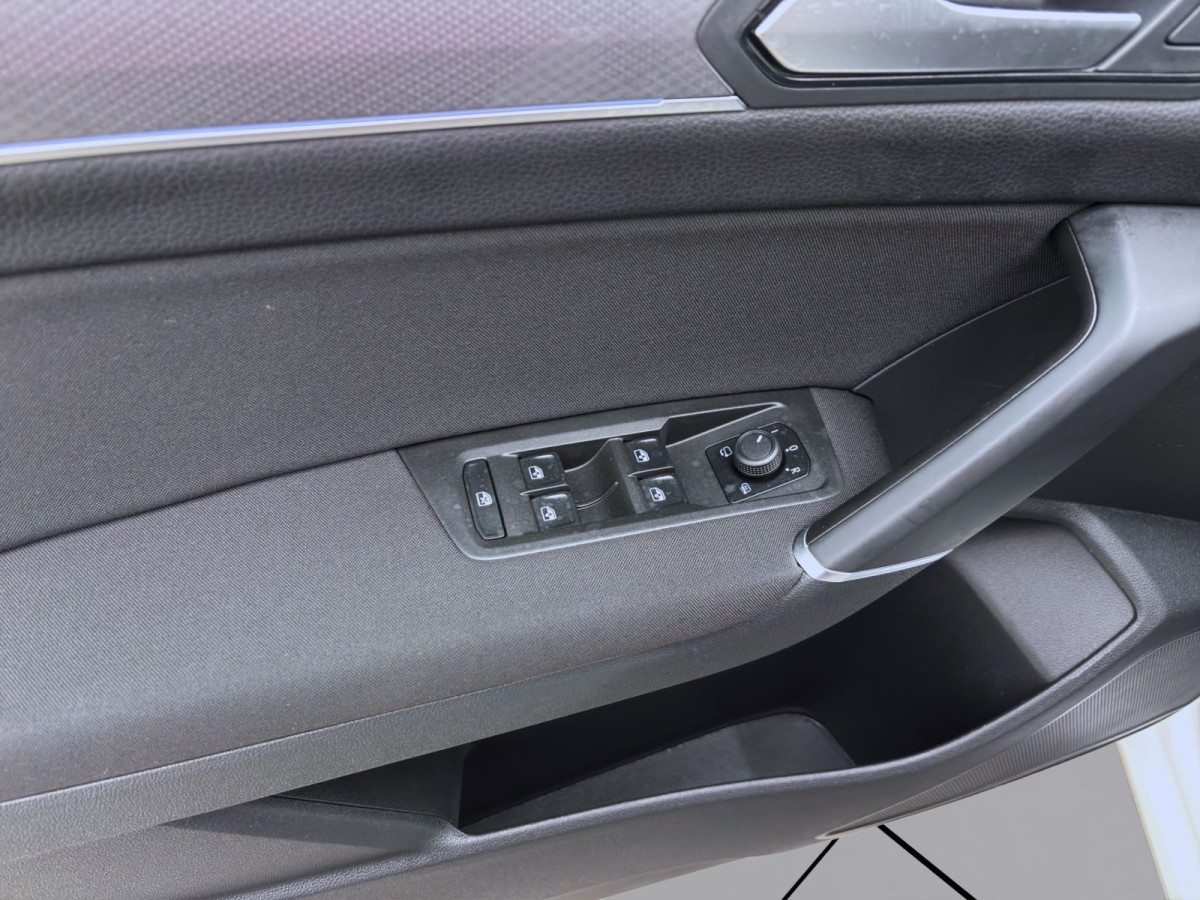 Thumb 10: Volkswagen Touran 1.5 TSI DSG ACTIVE NAVI SITZHZG PDC DAB+