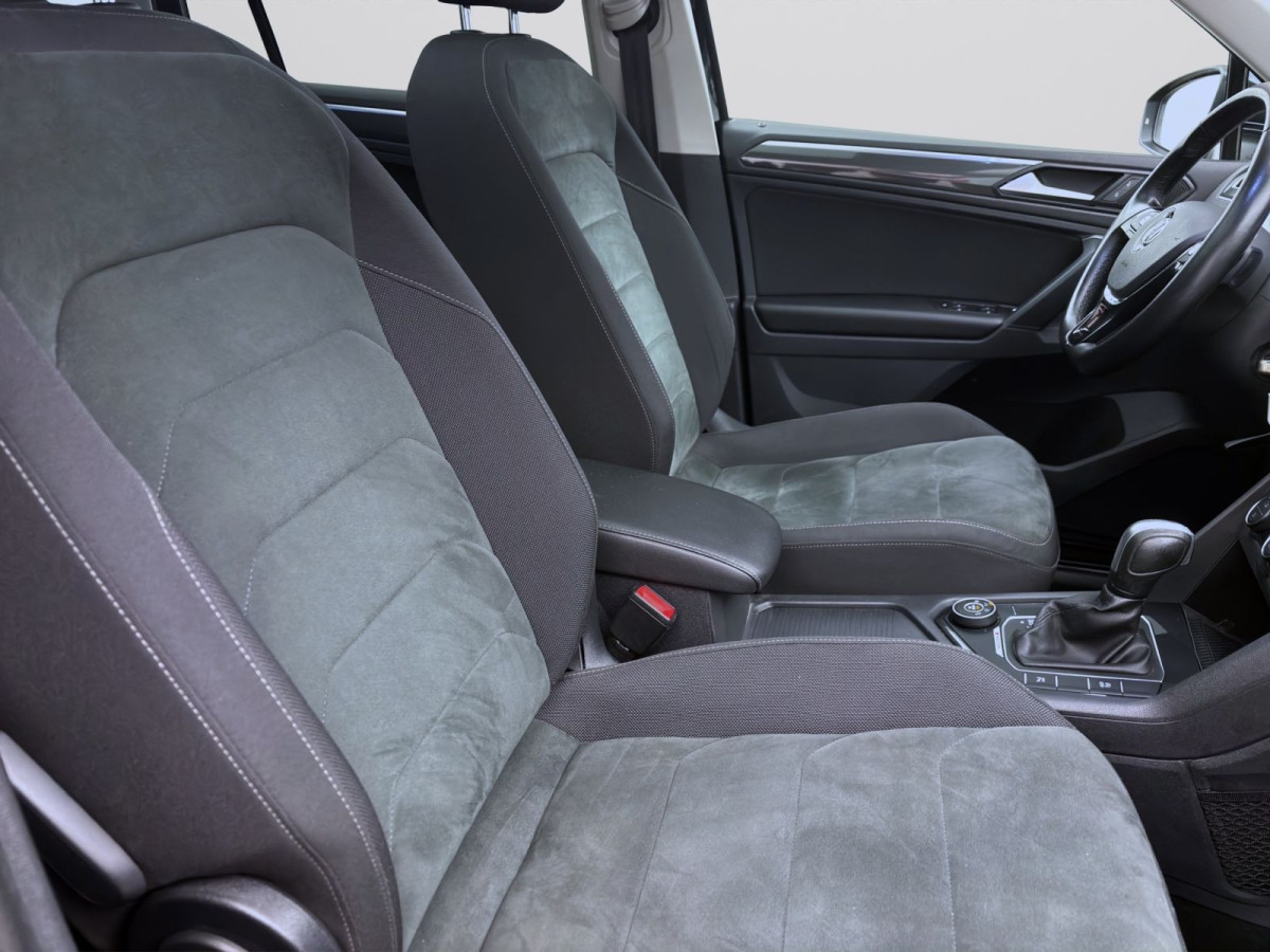 Thumb 16: Volkswagen Tiguan 2.0 TDI DSG 4M HIGHLINE PANO KAMERA NAVI HuD