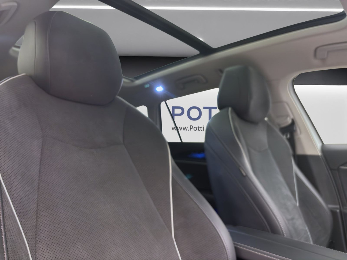 Thumb 17: Volkswagen Passat Variant 2.0 TDI DSG BUSINESS PANO AHK NAVI HuD