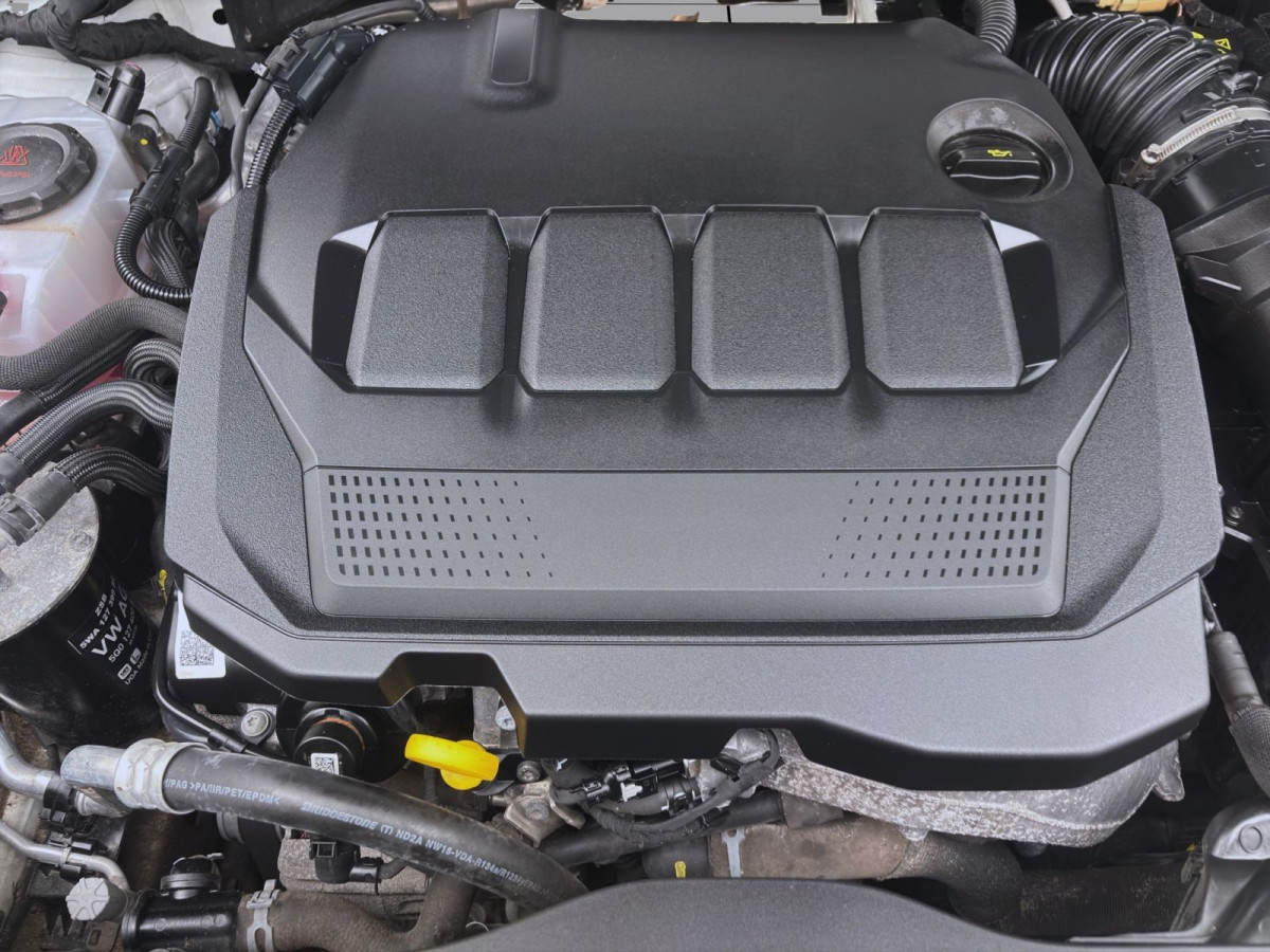 Thumb 18: Volkswagen Passat Variant 2.0 TDI DSG BUSINESS PANO AHK NAVI HuD