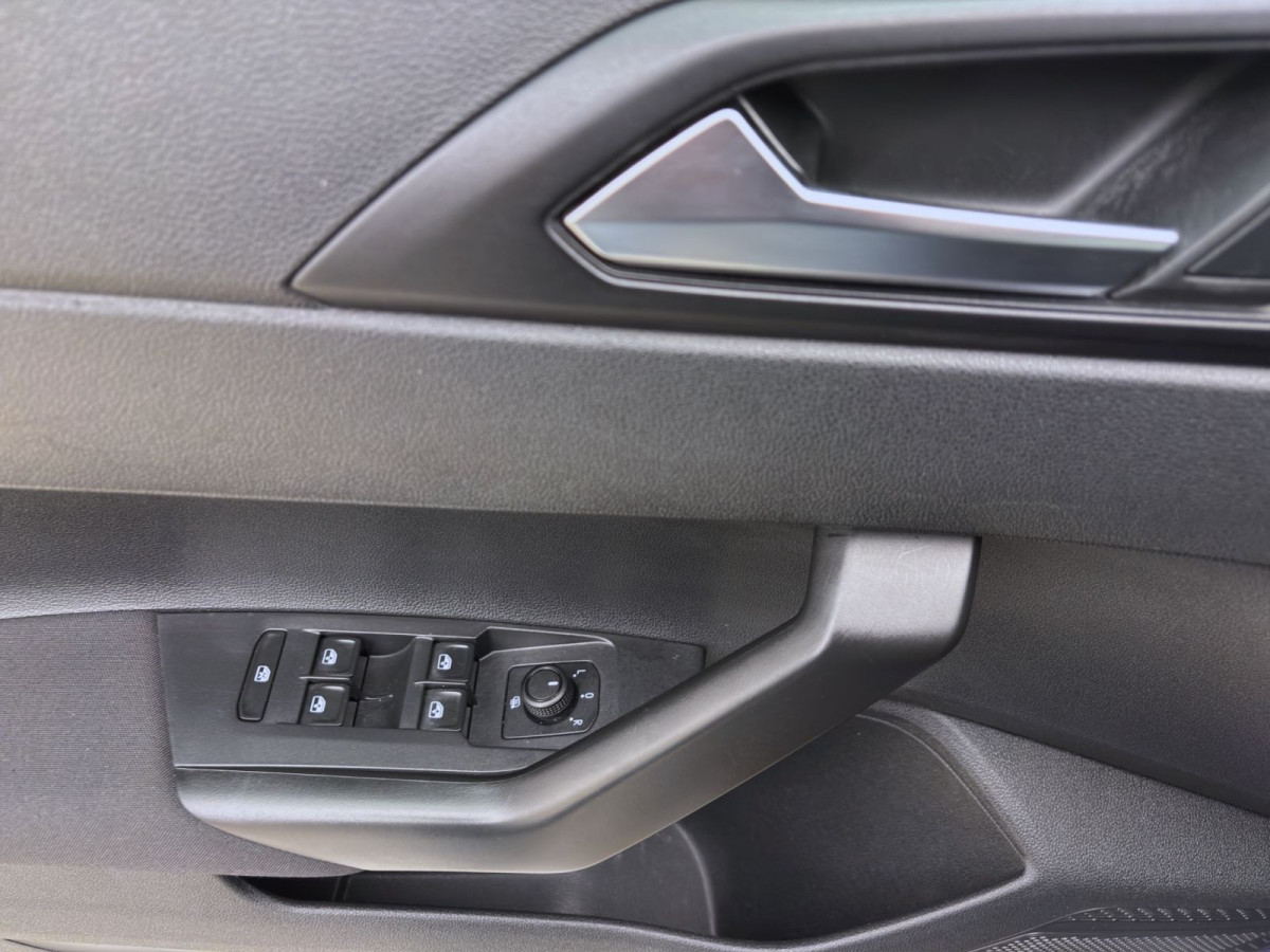 Thumb 10: Volkswagen Polo 1.0 MPI SITZHZG KLIMA LED DAB+