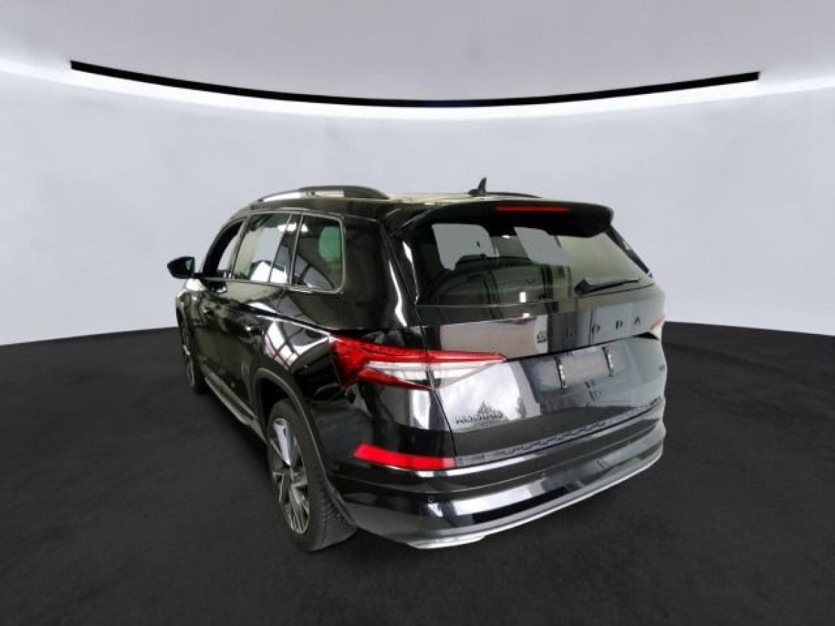 Thumb 3: Škoda Kodiaq 2.0 TDI DSG 4x4 SPORTLINE AHK PANO STDHZG NAVI