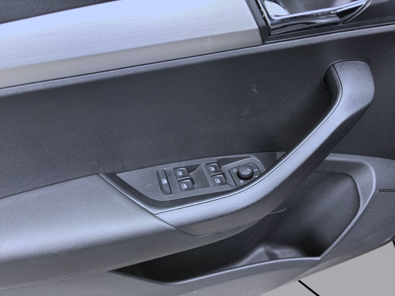 Bild 9: Škoda Karoq 1.0 TSI AMBITION PDC SITZHZG KLIMA