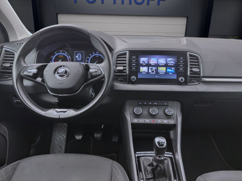 Bild 12: Škoda Karoq 1.0 TSI AMBITION PDC SITZHZG KLIMA