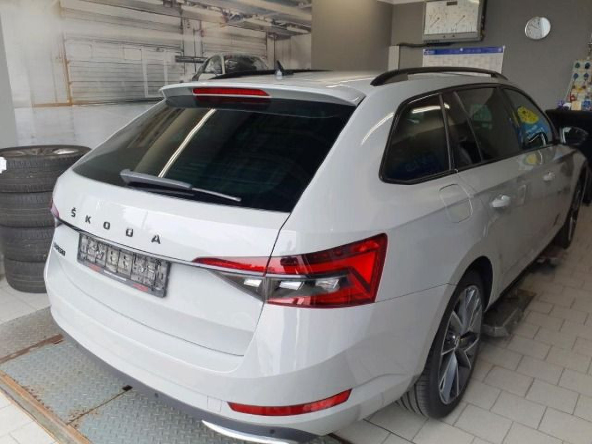 Thumb 4: Škoda Superb Combi 2.0 TSI DSG SPORTLINE NAVI MATRIX SITZHZG PDC