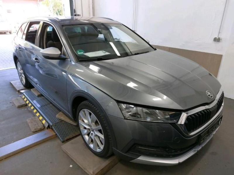 Bild 2: Škoda Octavia Combi 2.0 TDI DSG 4x4 SCOUT NAVI AHK KLIMA SHZG