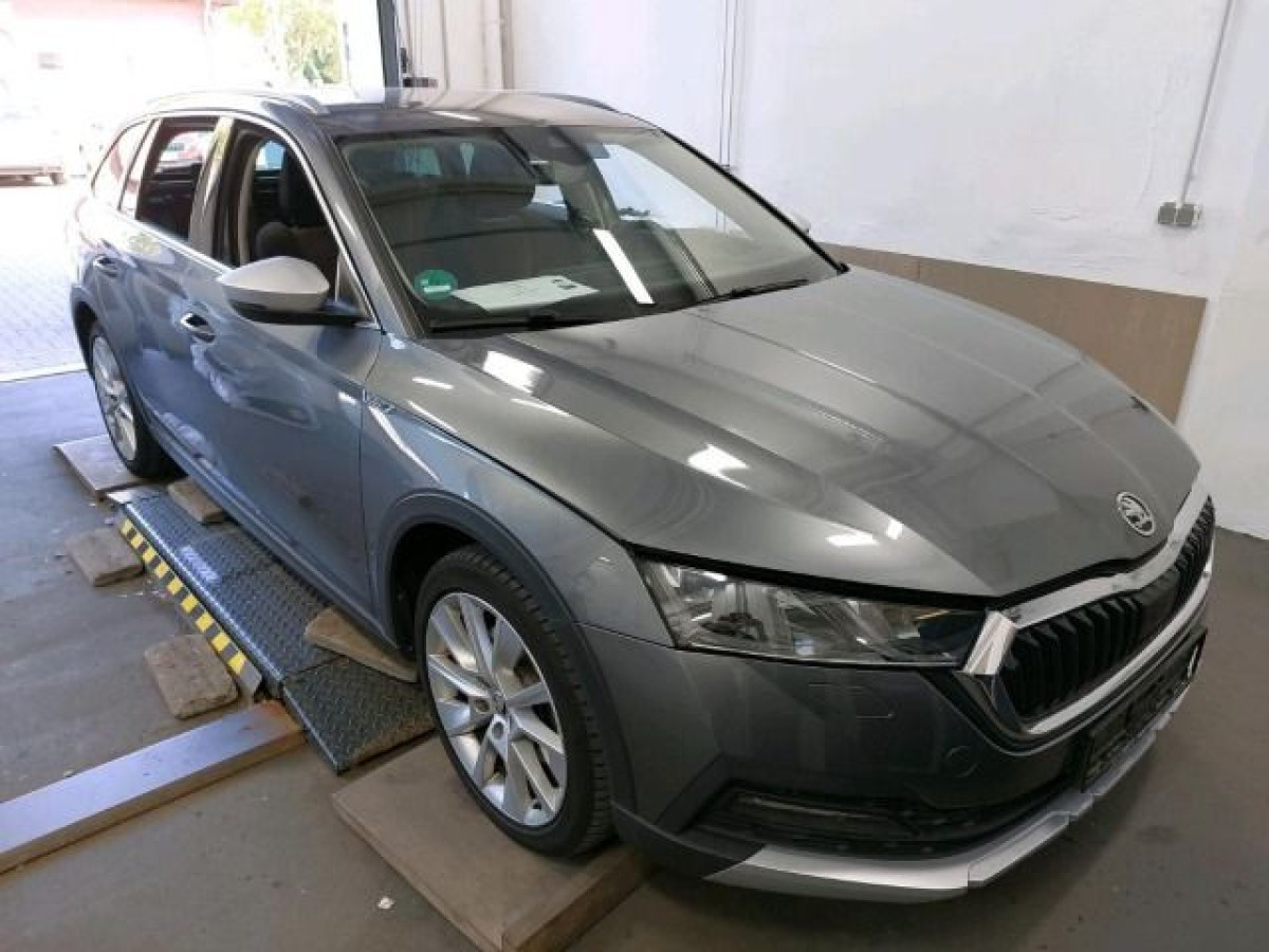 Thumb 2: Škoda Octavia Combi 2.0 TDI DSG 4x4 SCOUT NAVI AHK KLIMA SHZG
