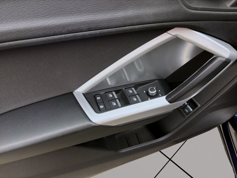Bild 10: Audi Q3 45 TFSIe S LINE PANO MATRIX NAVI KAMERA