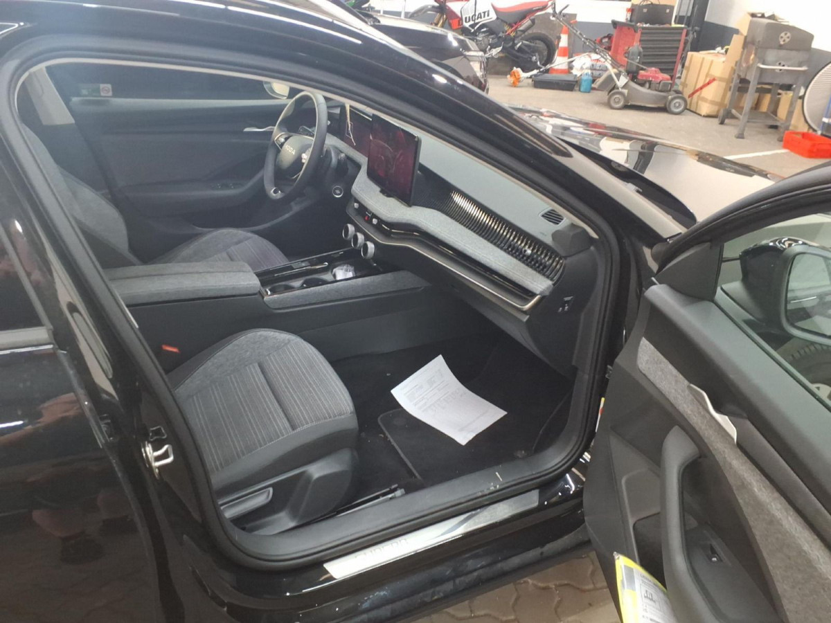 Thumb 4: Škoda Superb Combi 2.0 TSI DSG 4x4 SELECTION AHK NAVI KAMERA HuD