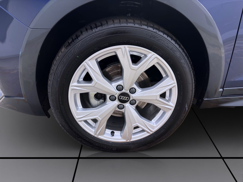 Bild 8: Audi A1 allstreet 30 TFSI SITZHZG KLIMA PDC LM17