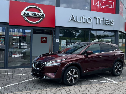 Automodell: Qashqai in der Farbe rot