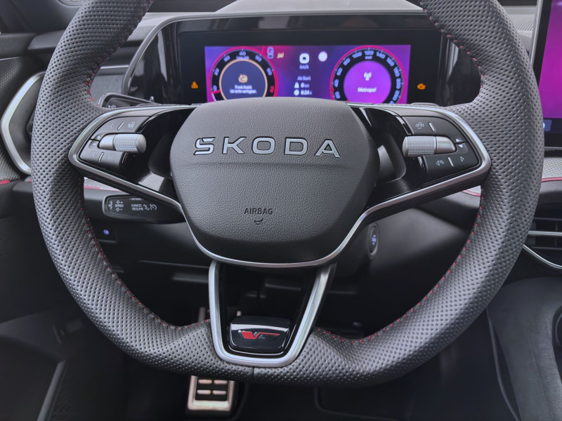 Bild 12: Škoda KODIAQ RS 4X4 AHK PANO STANDH NAV+ ASSISTENZ+ HEAD-UP 360°