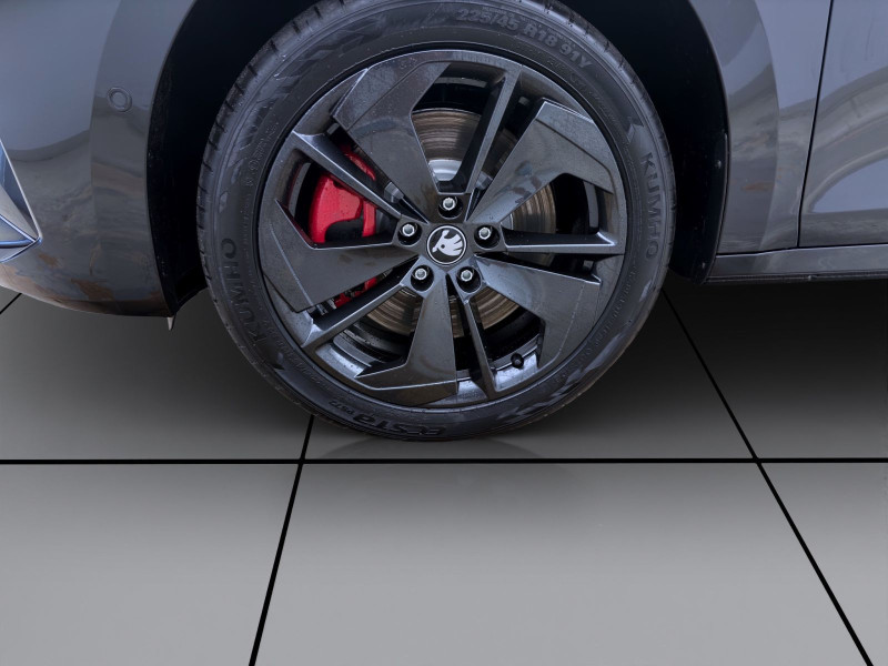 Bild 8: Škoda OCTAVIA COMBI RS AHK PANO STANDH DCC NAV+ ASSISTENZ+