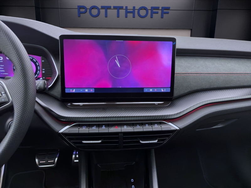 Bild 14: Škoda OCTAVIA COMBI RS AHK PANO STANDH DCC NAV+ ASSISTENZ+