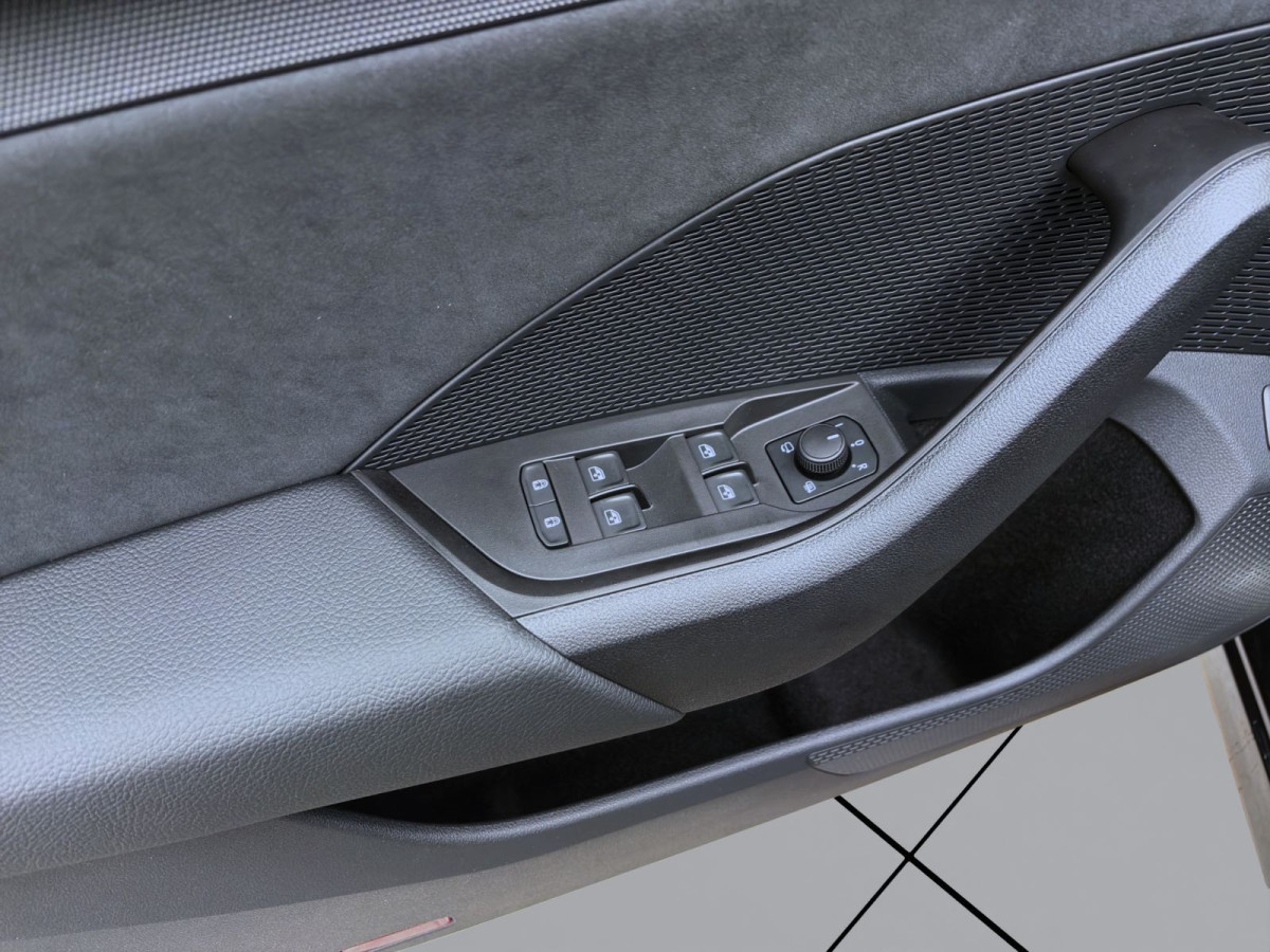 Thumb 10: Škoda OCTAVIA COMBI RS AHK PANO STANDH DCC NAV+ ASSISTENZ+