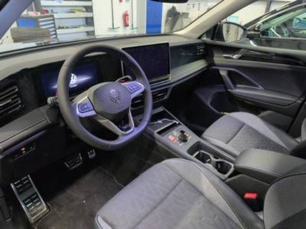 Thumb 3: Volkswagen Tiguan 2.0 TDI DSG GOAL AHK NAVI KAMERA LED+