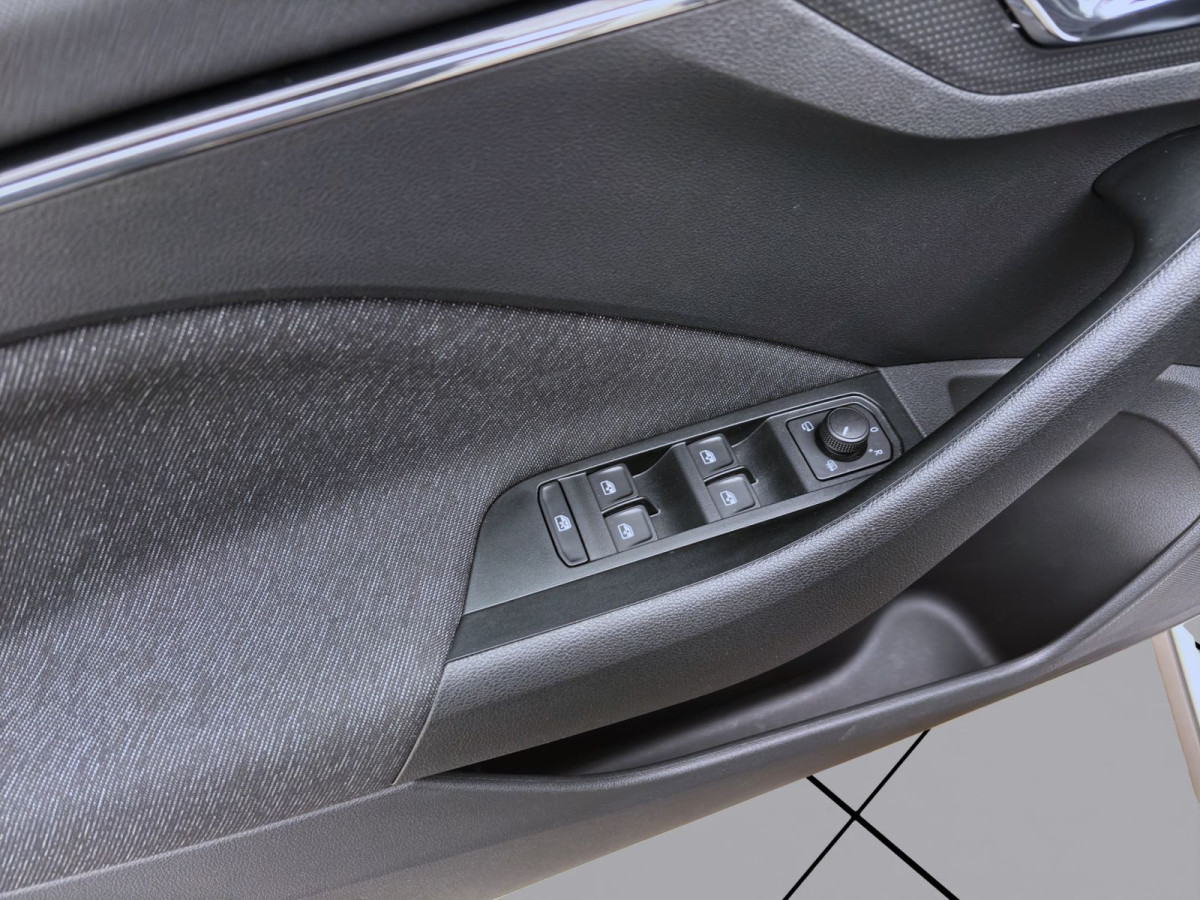 Thumb 10: Škoda Kamiq 1.0 TSI DSG STYLE SITZHZG KAMERA LED PDC