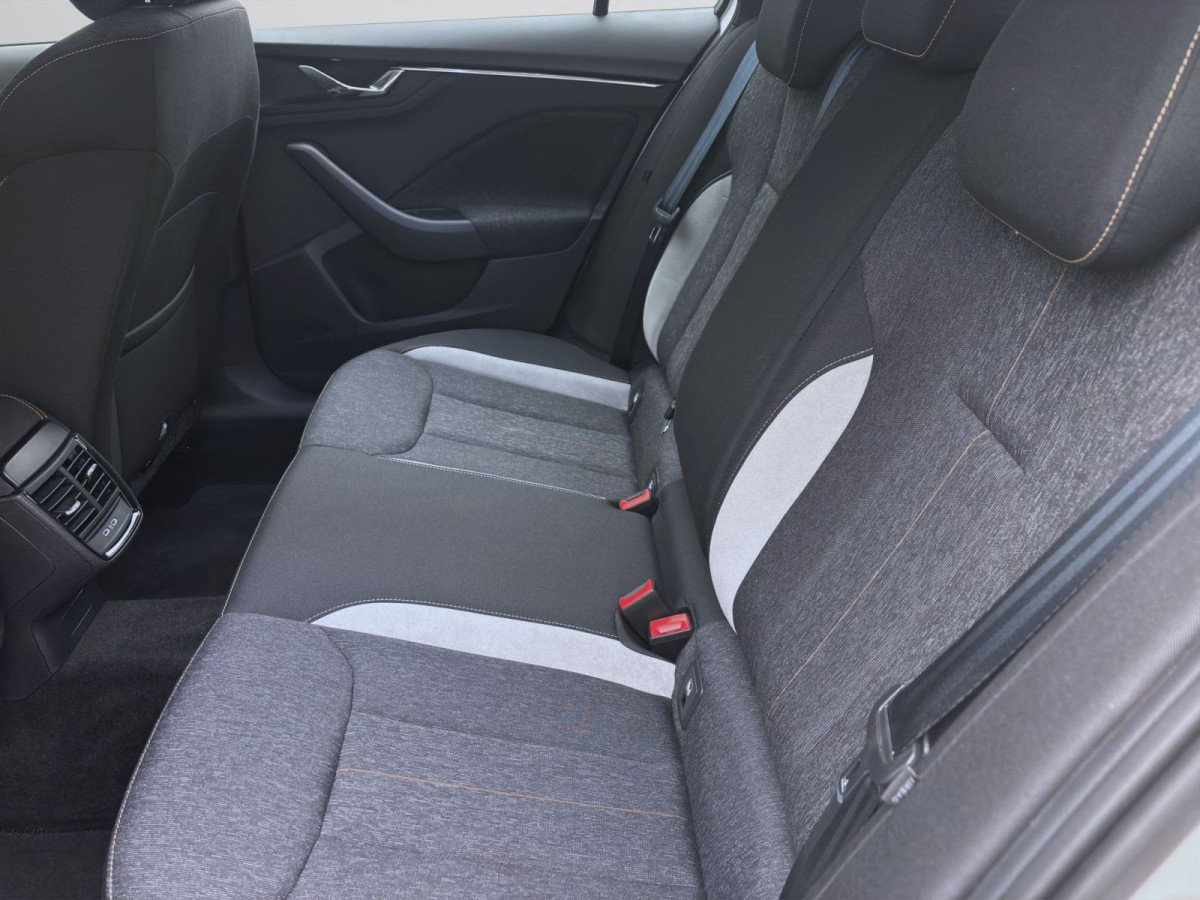 Thumb 15: Škoda Kamiq 1.0 TSI DSG STYLE SITZHZG KAMERA LED PDC