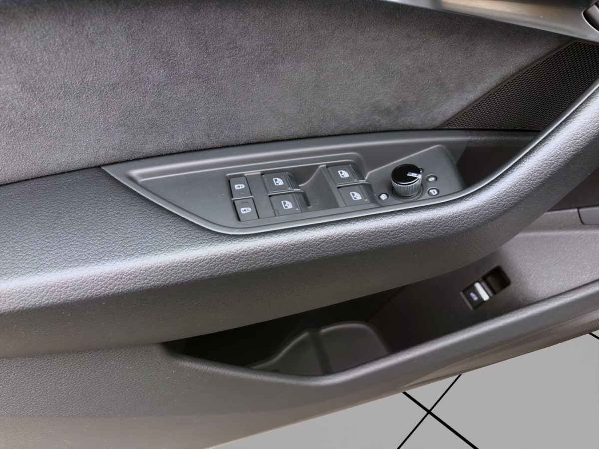 Thumb 10: Audi Q8 e-tron 50 Q S LINE HuD AHK PANO NAVI