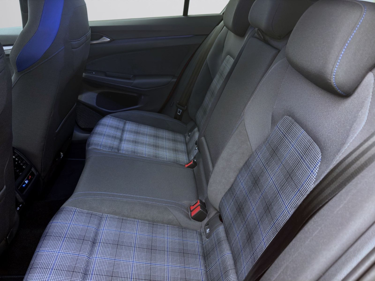 Thumb 15: Volkswagen Golf 1.5 TSI eHybrid DSG GTE AHK KAMERA NAVI PDC