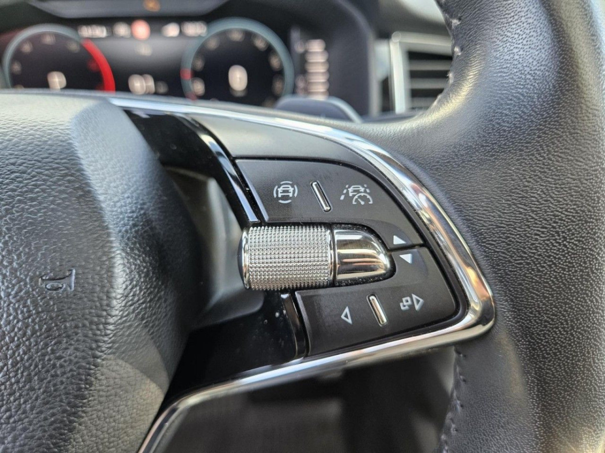 Skoda Kodiaq 2.0 TDI DSG L&K 4×4 AHK PANO 360KAM KLIMA - Bild 33