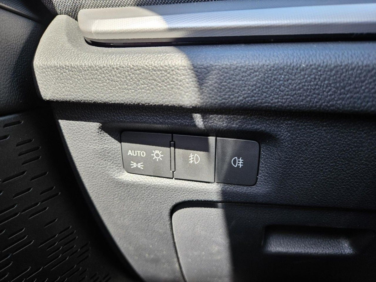 Skoda Octavia Combi 2.0 TDI DSG Style 4×4 AHK NAV HUD - Bild 7