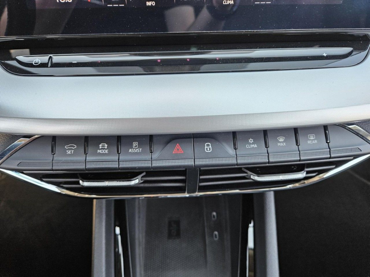 Skoda Octavia Combi 2.0 TDI DSG Style 4×4 AHK NAV HUD - Bild 13