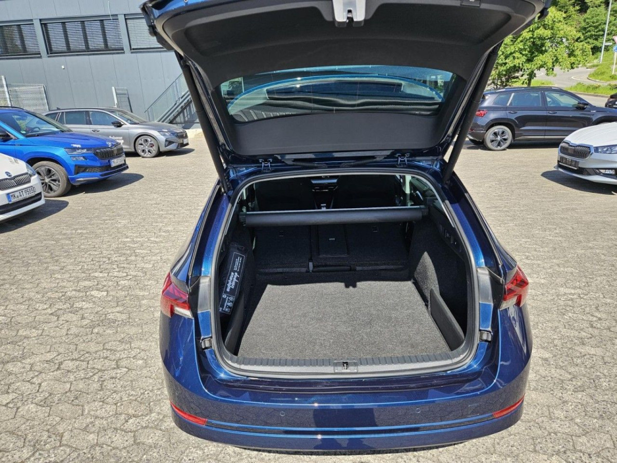 Skoda Octavia Combi 2.0 TDI DSG Style 4×4 AHK NAV HUD - Bild 19