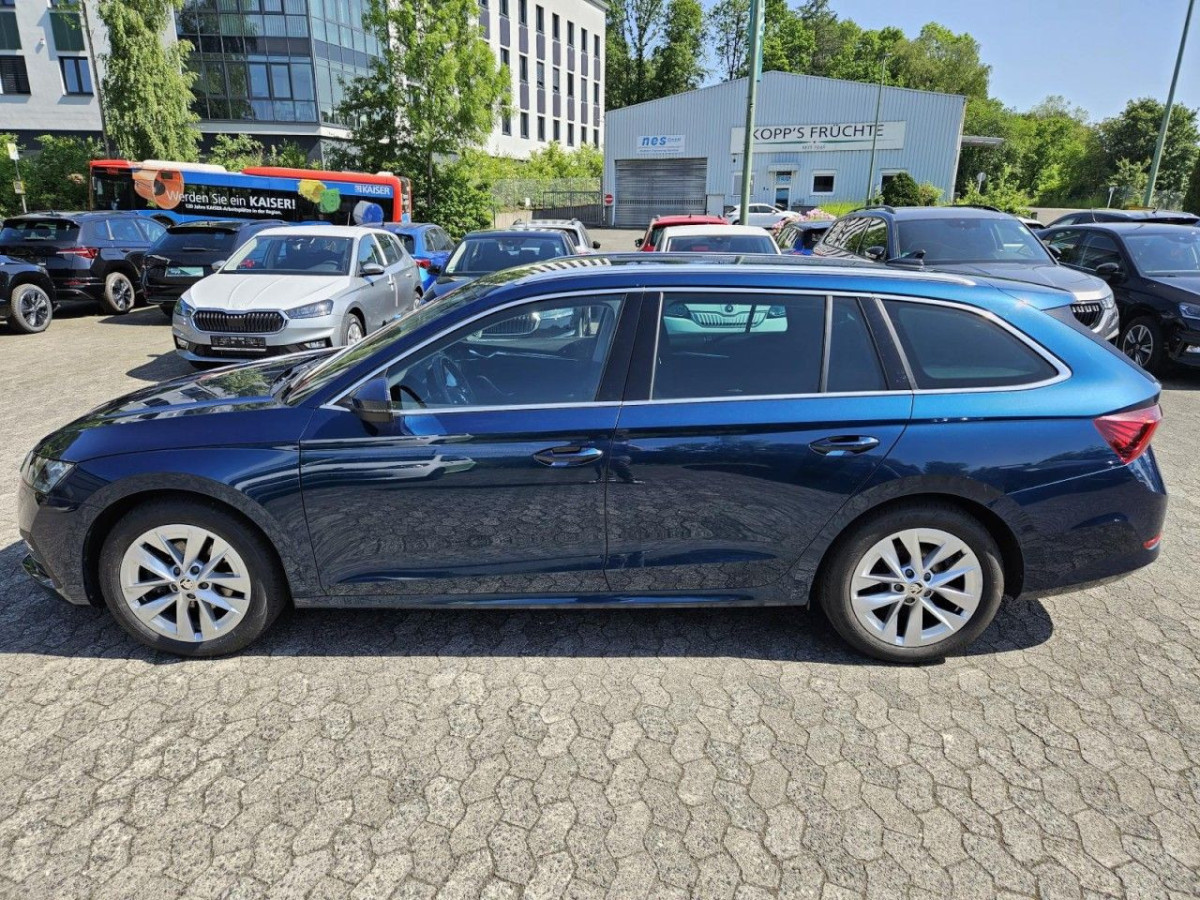 Skoda Octavia Combi 2.0 TDI DSG Style 4×4 AHK NAV HUD - Bild 24