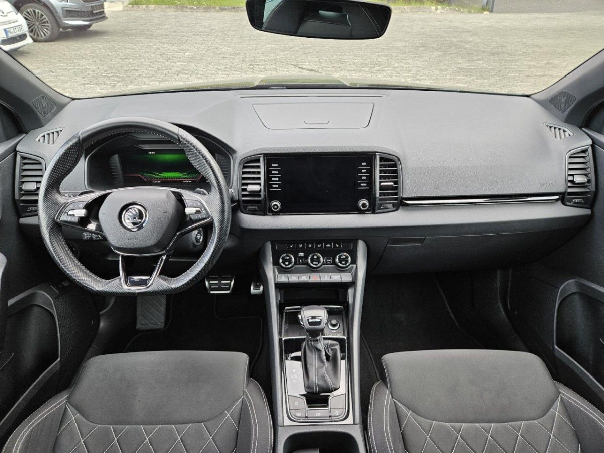 Skoda Karoq 1.5 TSI DSG Sportline AHK PANO STANDHZ LM - Bild 8