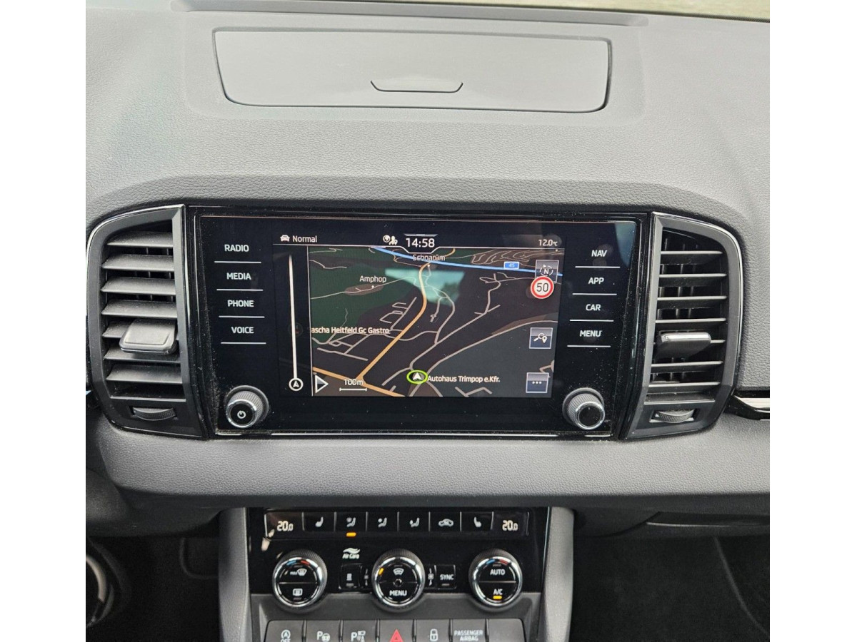 Skoda Karoq 1.5 TSI DSG Sportline AHK PANO STANDHZ LM - Bild 9