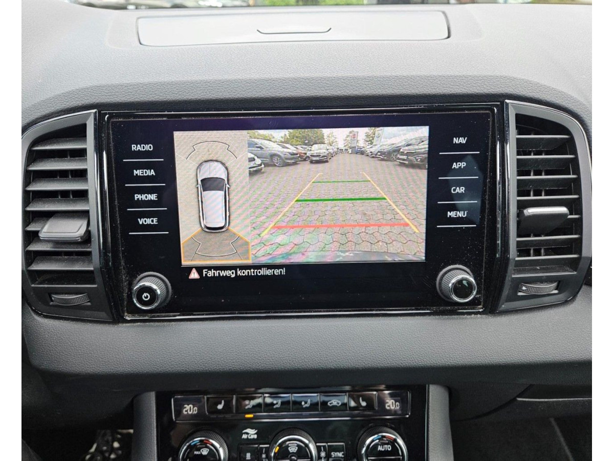 Skoda Karoq 1.5 TSI DSG Sportline AHK PANO STANDHZ LM - Bild 11