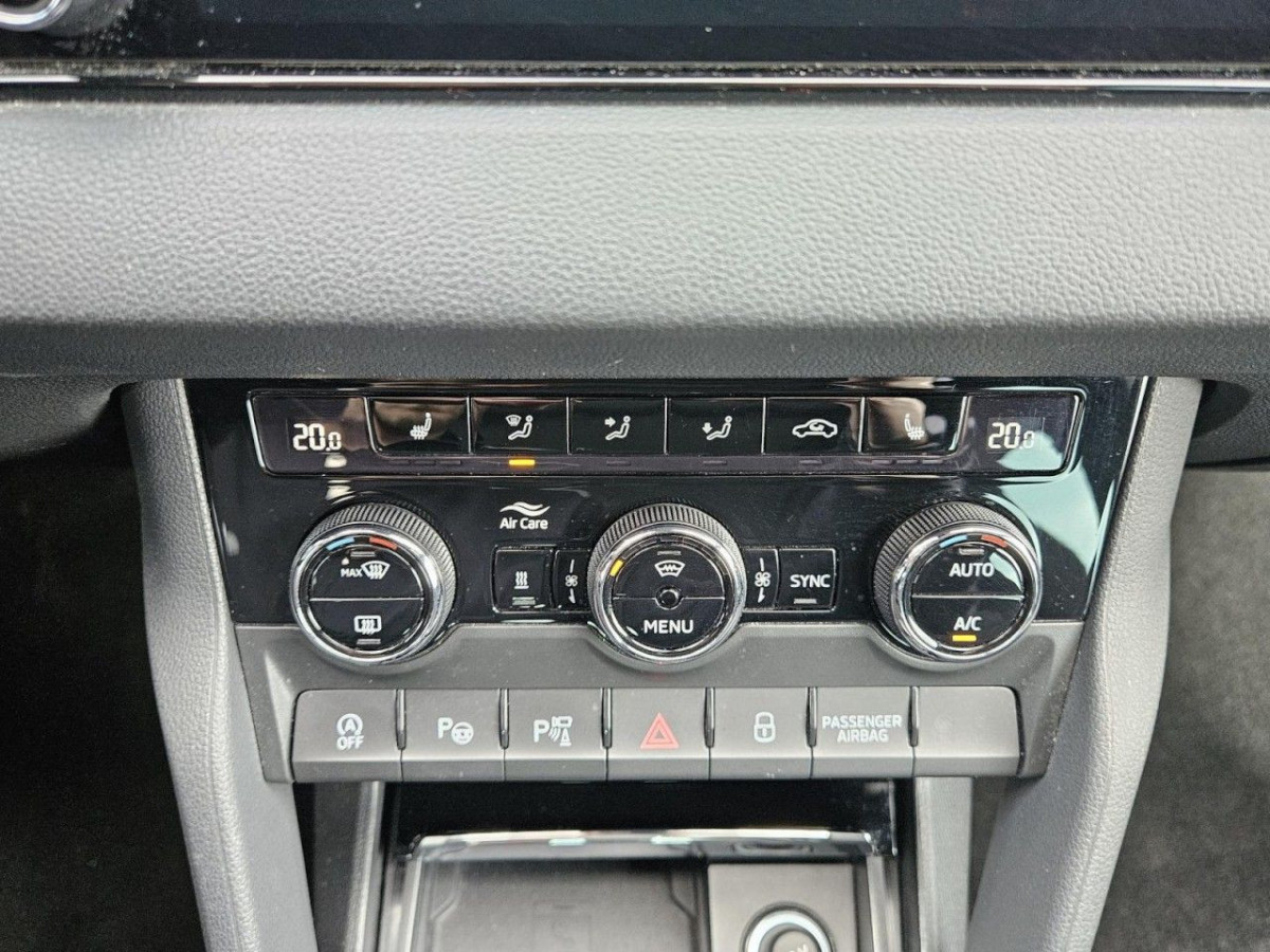 Skoda Karoq 1.5 TSI DSG Sportline AHK PANO STANDHZ LM - Bild 12