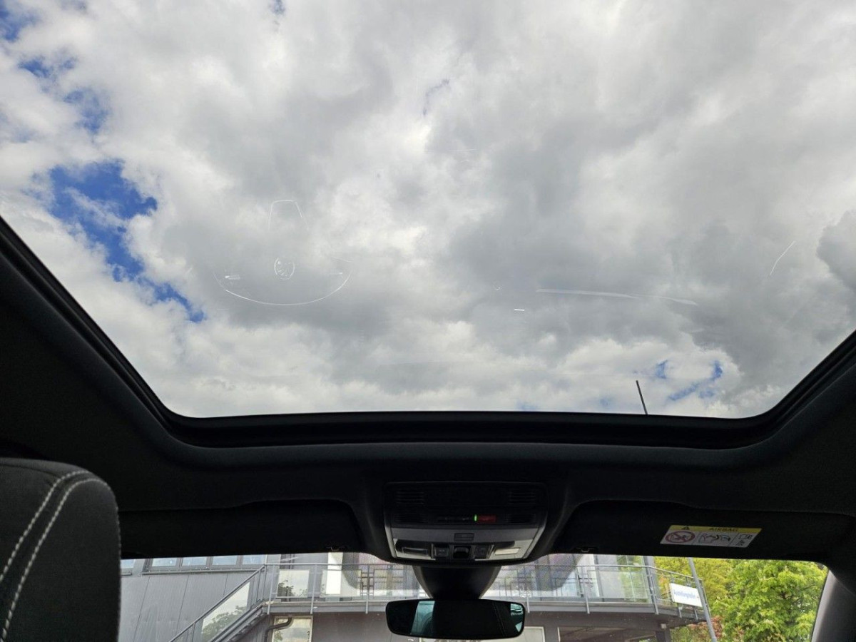 Skoda Karoq 1.5 TSI DSG Sportline AHK PANO STANDHZ LM - Bild 15