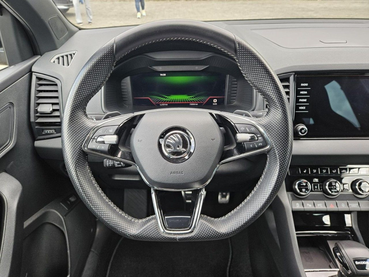 Skoda Karoq 1.5 TSI DSG Sportline AHK PANO STANDHZ LM - Bild 33