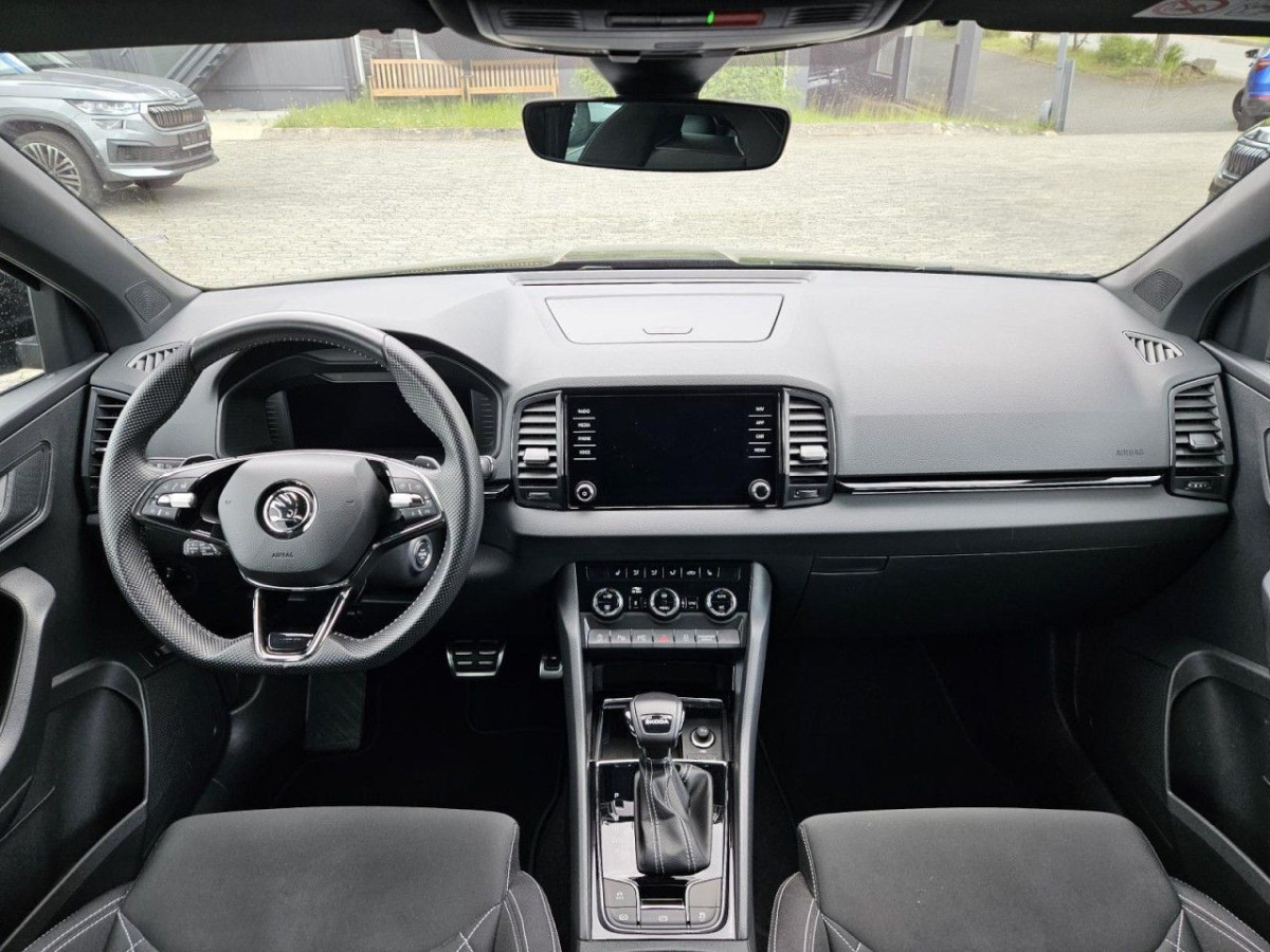 Skoda Karoq 1.5 TSI DSG Sportline AHK PANO STANDHZ LM - Bild 8