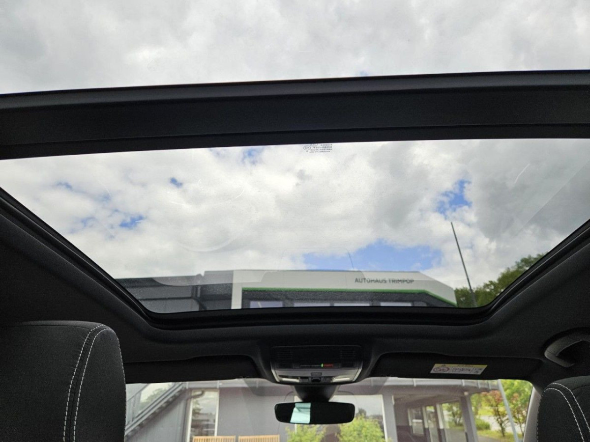 Skoda Karoq 1.5 TSI DSG Sportline AHK PANO STANDHZ LM - Bild 16
