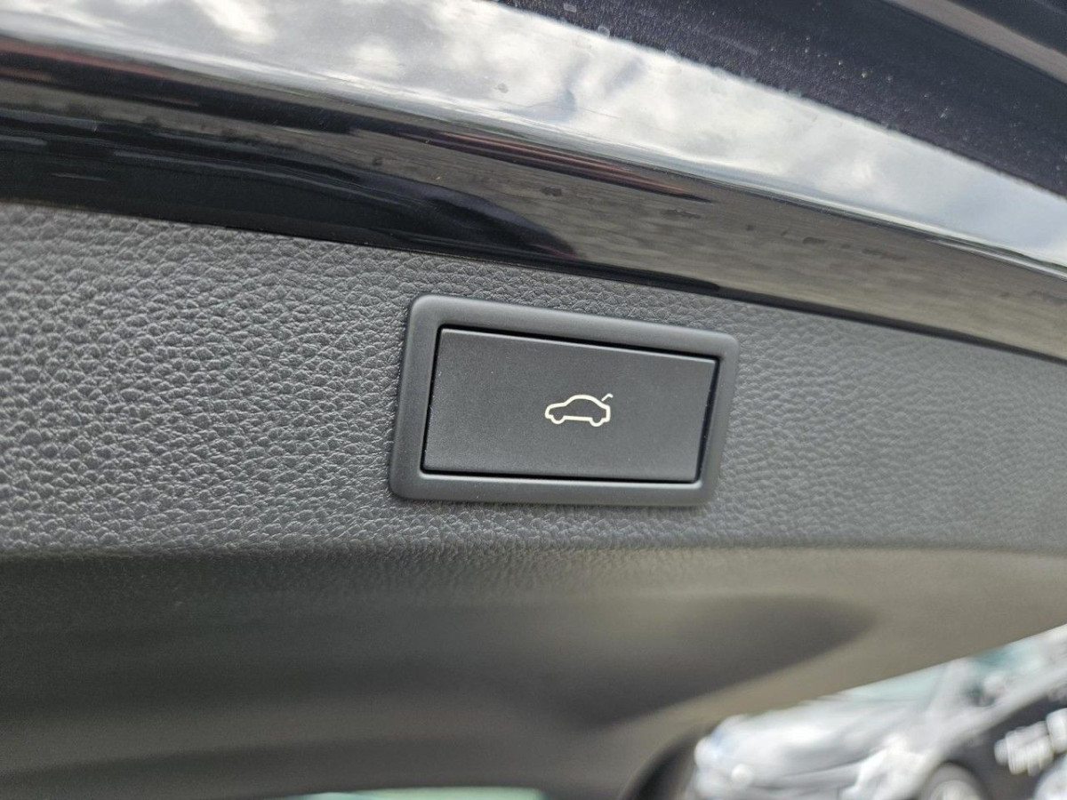 Skoda Karoq 1.5 TSI DSG Sportline AHK PANO STANDHZ LM - Bild 25