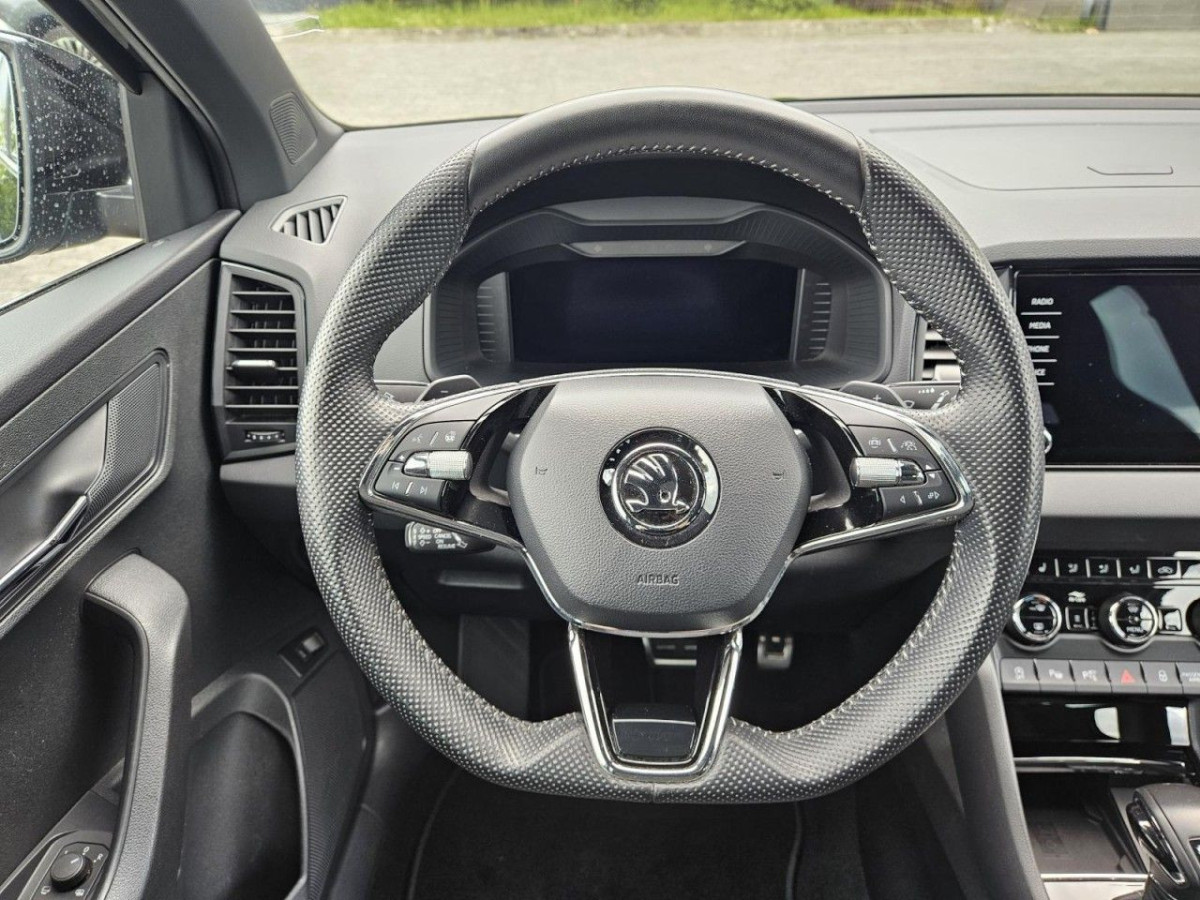 Skoda Karoq 1.5 TSI DSG Sportline AHK PANO STANDHZ LM - Bild 33