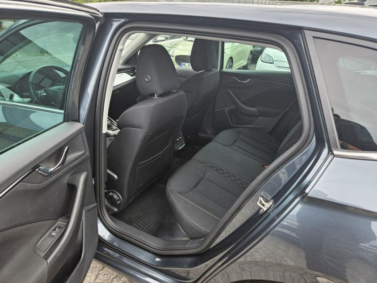 Skoda Scala 1.5 TSI DSG Drive 125 AHK KLIMA KAM LED - Bild 16