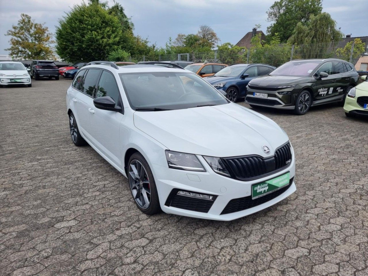 Skoda Octavia Combi 2.0 TDI RS 4×4 PANO KLIMA NAV LED - Bild 4