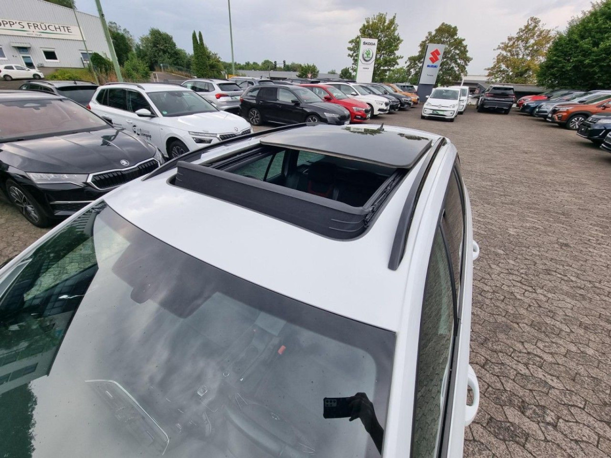 Skoda Octavia Combi 2.0 TDI RS 4×4 PANO KLIMA NAV LED - Bild 5