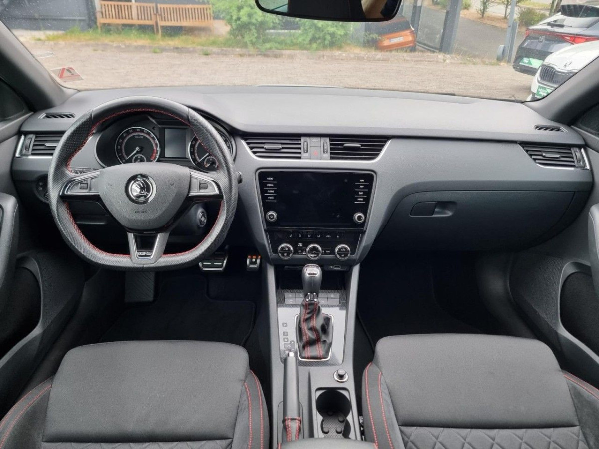 Skoda Octavia Combi 2.0 TDI RS 4×4 PANO KLIMA NAV LED - Bild 9