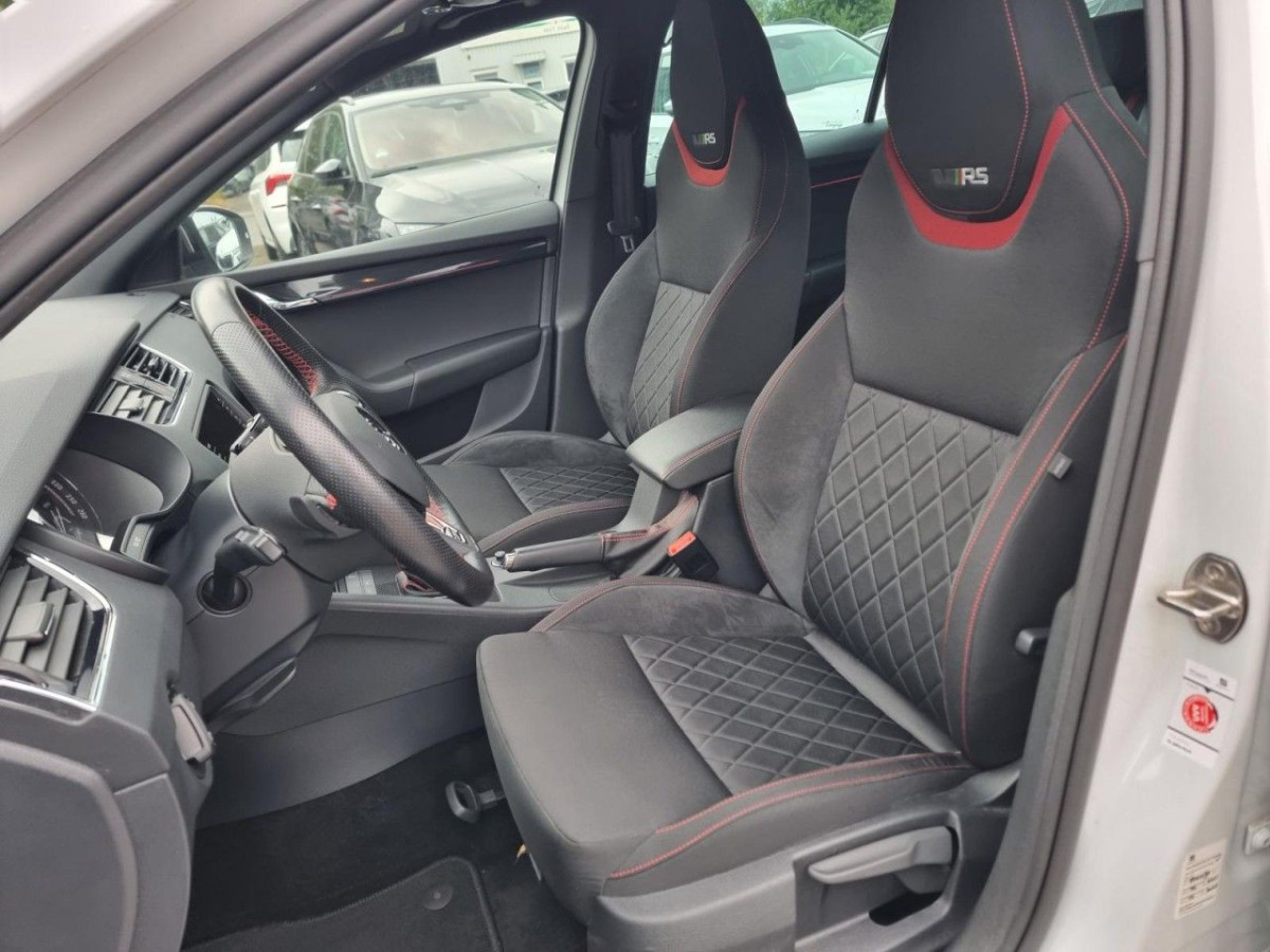 Skoda Octavia Combi 2.0 TDI RS 4×4 PANO KLIMA NAV LED - Bild 18