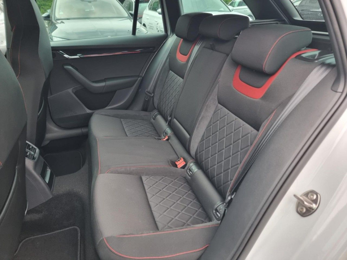 Skoda Octavia Combi 2.0 TDI RS 4×4 PANO KLIMA NAV LED - Bild 19
