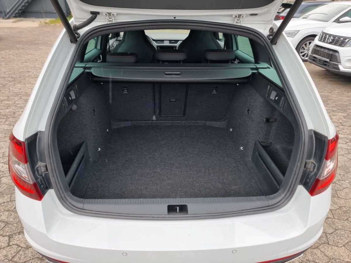 Skoda Octavia Combi 2.0 TDI RS 4×4 PANO KLIMA NAV LED - Bild 20